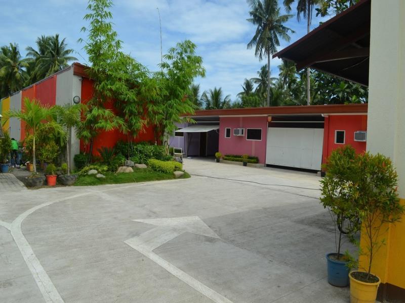 Rainbow Romanz Garden Inn Tagum Buitenkant foto