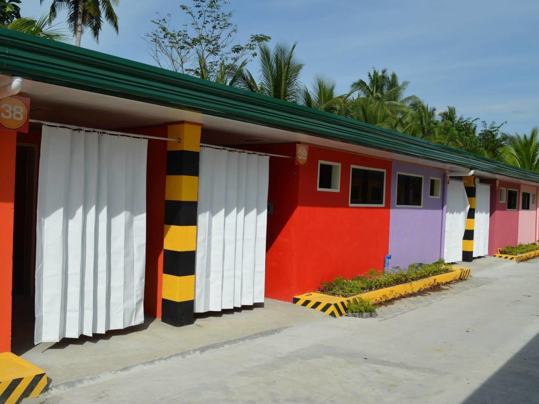 Rainbow Romanz Garden Inn Tagum Buitenkant foto